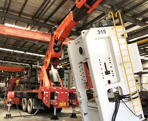 靖江附近随车吊出租，轻松解决运输难题