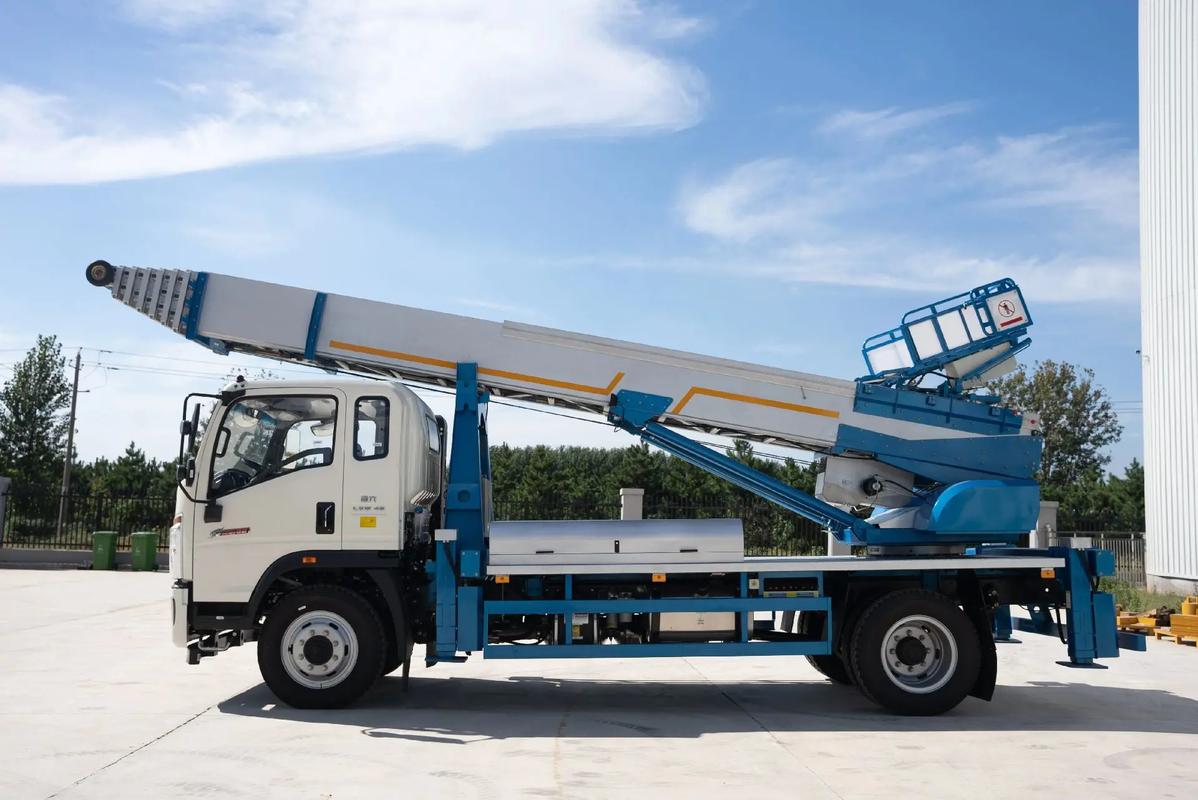 靖江云梯上料车租赁费用